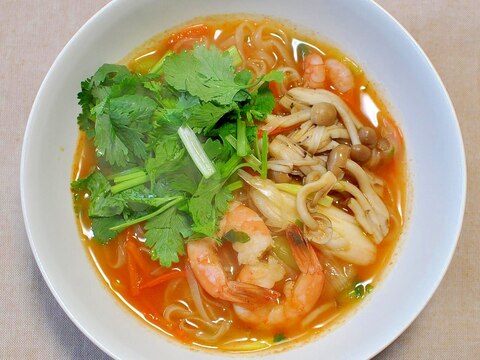 トムヤムフォー